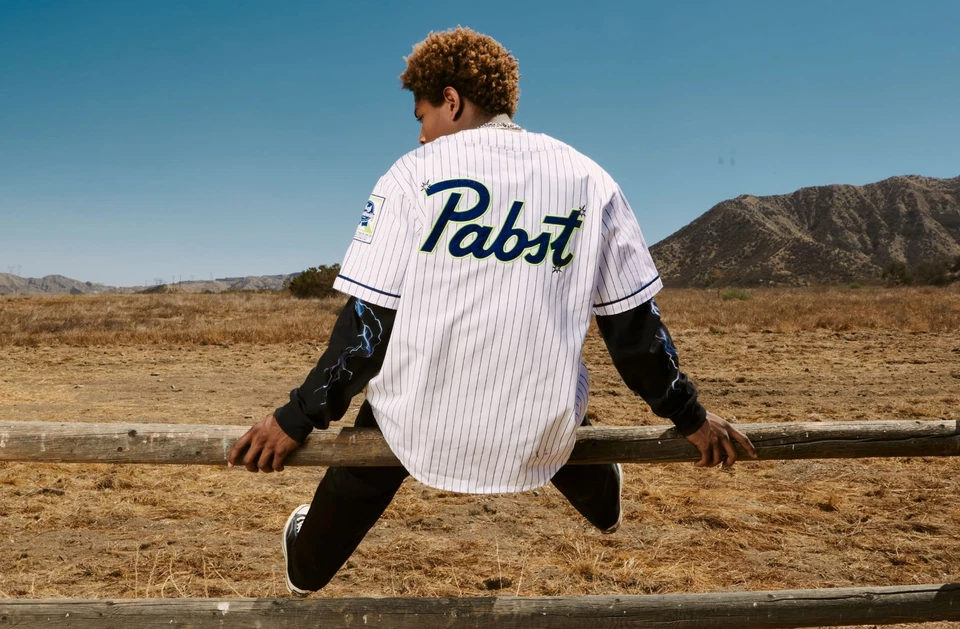 Camiseta de béisbol HUF Worldwide Pabst cinta azul PBR blanca adulto grande Foto 1 de 4
