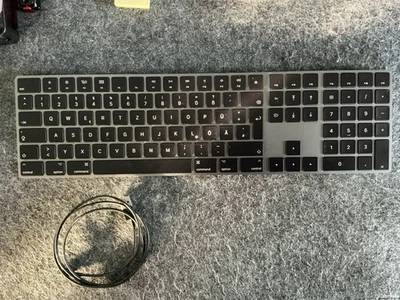 Apple Magic Keyboard mit Ziffernblock QWERTZ deutsches Tastaturlayout A1843 - Bild 1 von 4