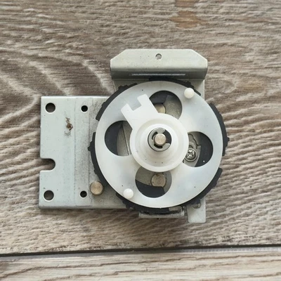 Máquina de tricô eletrônica Brother KH-970 engrenagem de acionamento por correia esquerda - Imagem 1 de 4