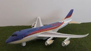 avion BOEING 747 " Voyage " violet et blanc Metal Wing avion miniature lumières - Picture 1 of 6