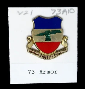 Pin de escudo del 73º Regimiento de Armadura de Estados Unidos, (Honor Fidelity Courage) hermoso estado - Imagen 1 de 2