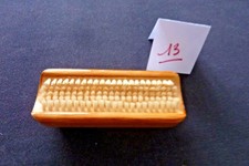 Ancienne Brosse à ongles bois de frêne/ soie neuve jamais utilisée B/ /13