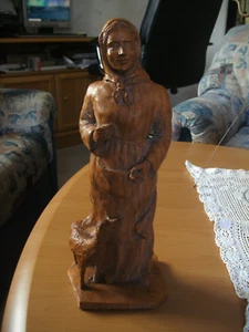 Holzfigur Bäuerin mit Schaf Landfrau Schnitzerei 33 cm Skulptur - Bild 1 von 7