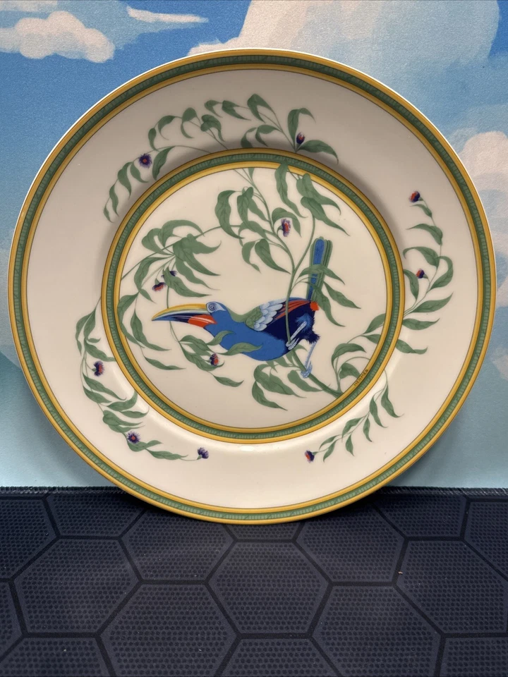Hermes Toucan Dinner Plate 25 cm porcelain dinnerware bird other 8.75" - Image 1 of 4