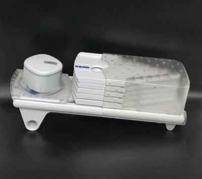 Mandolina ZYLISS EASY SLICE de calidad: carrito de almacenamiento con cuchilla e insertos de grosor Foto 1 de 4