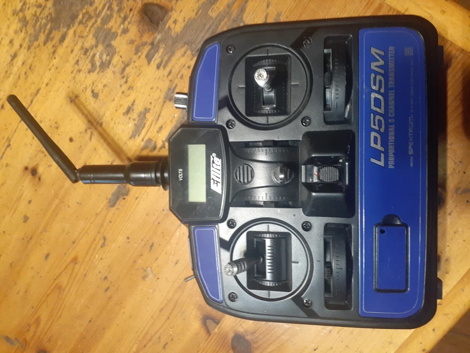 E-FLITE RADIO TRANSMITTER LP5DSM 5 channel proportionable-spectrum technology - Image 1 of 1