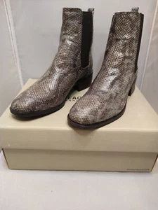 Kenneth Cole Reaction Women's Salt Chelsea Gray Leather Snake Boot BRAND NEW - Picture 1 of 6