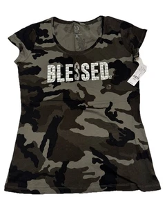 NUEVO CON ETIQUETAS NEW YORK & COMPANY "Blessed" Camiseta Gráfica Camuflaje Estrás Talla S - Imagen 1 de 2