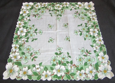 Flores Hankie Dogwood de colección tonos de verde festoneado Foto 1 de 4
