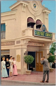 c1950s DISNEYLAND Anaheim Postkarte CAREFREE CORNER / Insurance Advertising - Bild 1 von 2