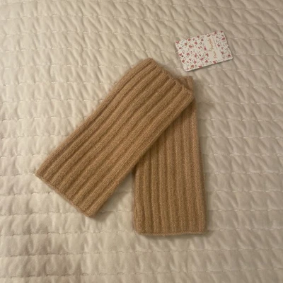 NEW Free People Camel Tan Ribbed Arm Warmers Soft Fuzzy Winter ONE SIZE  - Image 1 of 4