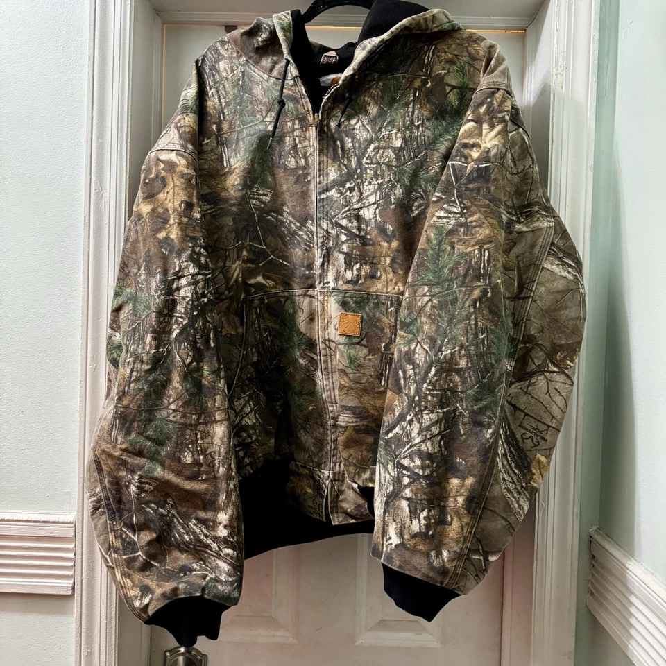 Vintage Carhartt Men’s 2XL RealTree Camo Hooded Workwear Jacket J221977 - Image 1 of 4