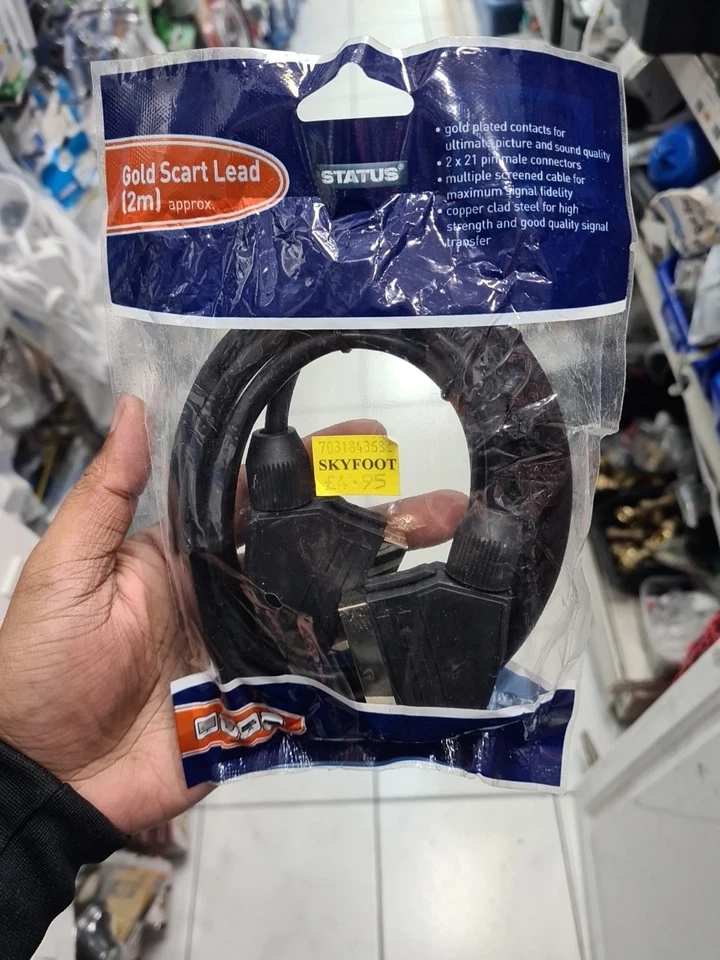 Gold Scart Lead 2m - Image 1 of 1