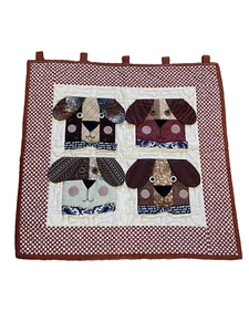 Trapunta trapuntata a mano cane cucciolo da appendere a parete marrone e rosso mattone 27" x 26" - Foto 1 di 14