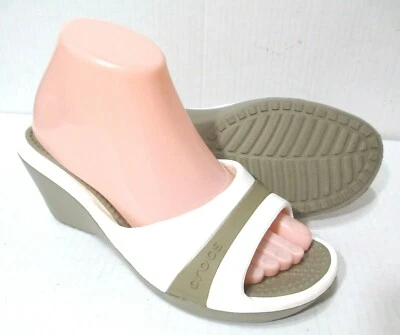 Sandalias Crocs Sassari para mujer talla derecha 7 - izquierda talla 8 Foto 1 de 4
