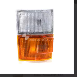 NEW LEFT FRONT PARK BLINKER LIGHT FOR TOYOTA HIACE 2/1983-3/1984 AMBER BOTTOM - Picture 1 of 1