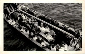 Schiffe Echtfoto-AK 1963 HAMBURG Barkasse mit Personen bei einer Hafen-Rundfahrt - Bild 1 von 2