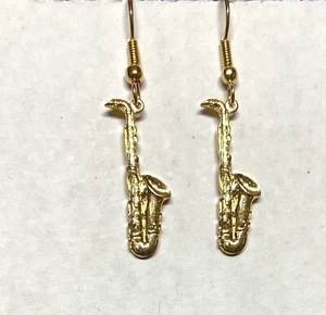 Pendientes SAXOFÓN Tono Dorado Gancho Cuelga - Instrumento Musical Banda Orquesta - Imagen 1 de 3