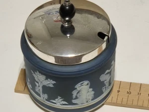 Vintage dunkelblau Wedgwood Jasperware Senf oder Marmeladen Topf mit Deckel - Bild 1 von 16