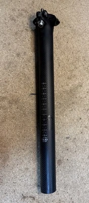 Tija de sillín de carbono Zero Offset 31,6x350 mm  Foto 1 de 4