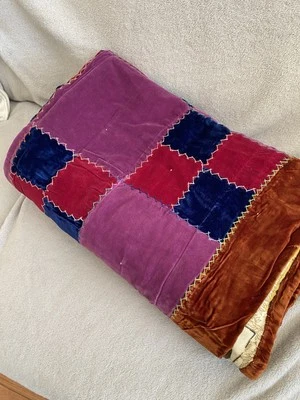 Vintage  Velvet  Patchwork Bedspread Blanket 50”*75” — 第 1/4 张图片