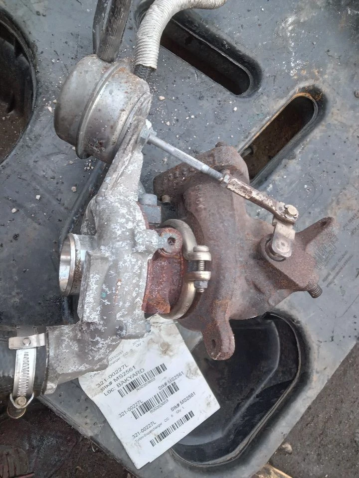 Used Left Turbocharger fits: 2010 Ford Taurus 3.5L Left Grade A — 第 1/4 张图片
