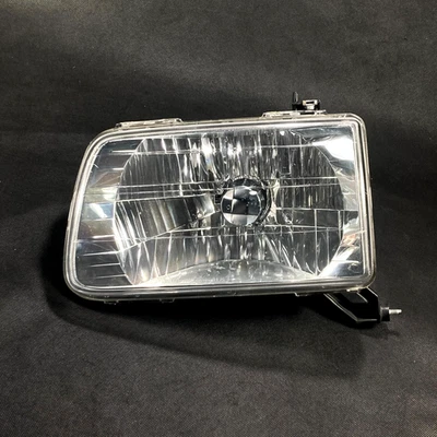 Faro lado izquierdo genuino Toyota Hilux Tiger D4D Mk4 Mk5 SR 1998-04 KOITO Foto 1 de 4