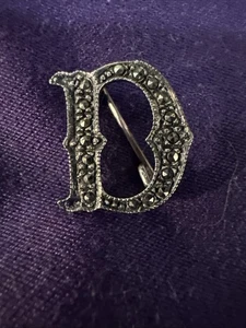 Sterling Silber Markasiten Vintage Buchstabe D Brosche mit Original Box - Bild 1 von 6