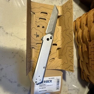 Gerber Spire Assisted Opening Folding Aluminum Knife - Picture 1 of 4