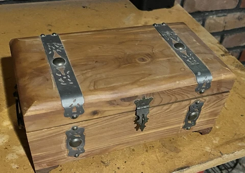 Cedar Box Brass Handles Latch Jewelry Trinkets Trunk Antique Vintage EUC 5.5x10” Cover