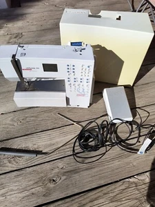 BERNINA 150 Virtuosa Quilter’s Edition w/ Case TESTED WORKING GREAT CONDITION - Picture 1 of 23