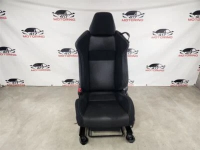 Ткань ковшеобразная для переднего сиденья водителя Toyota 86 2017-2020 годов выпуска левая левая левая белая строчка изготовитель оборудования - Изображение 1 из 4