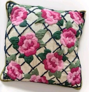 Vintage Handmade 12" Throw Accent Pillow Retro Embroidered Roses Beautiful - Picture 1 of 14