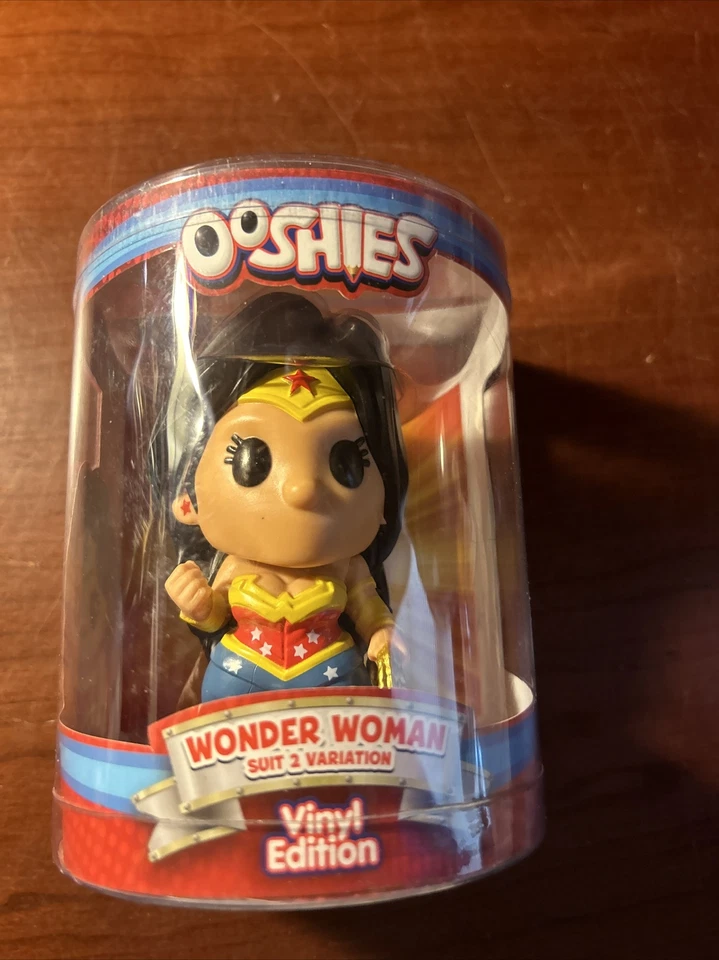 Ooshies DC Comics Wonder Woman Series Suit 2 Variation Doll Figure Vinyl Edition