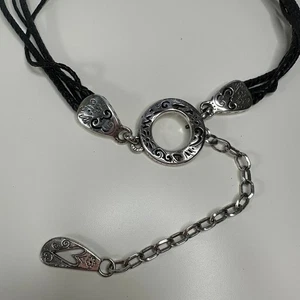 Cinturón de cuero negro trenzado de 4 hilos con hebilla plateada herrajes con diseño 35" - Imagen 1 de 12