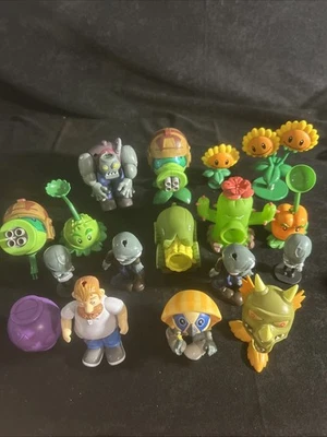 Lote De 17 Plantas Vs. Zombies Piezas Coleccionables Y Otras Piezas Surtidas Foto 1 de 4