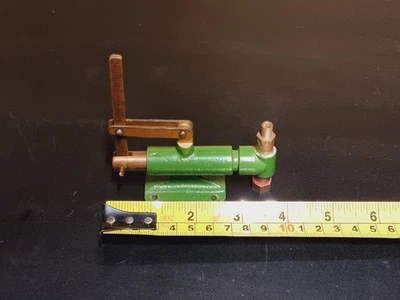 MODEL ENGINEERING LIVE STEAM BOILER HAND WATER FEED PUMP - Image 1 of 4