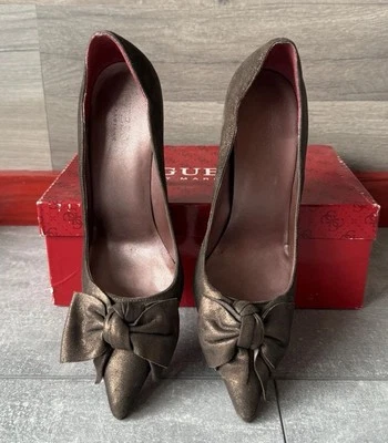 Guess by Marciano Bronce Gamuza Punta Punta Cinta Cassy Tacones Con Caja Talla 7M Foto 1 de 4