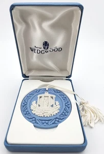 Ornamento vintage in diaspro Wedgwood - lanterna di agrifoglio candela blu e bianca - Foto 1 di 4