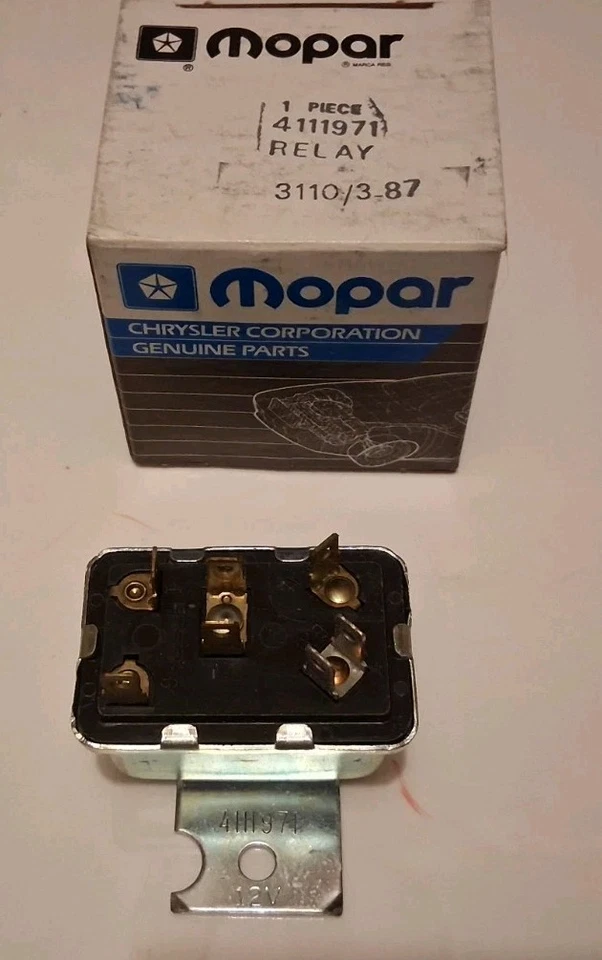 Nuevo de Lote Antiguo MoPar 1979-89 Plymouth Gran Fury Dodge Royal Ignition Starter Relé 4111971 Foto 1 de 1