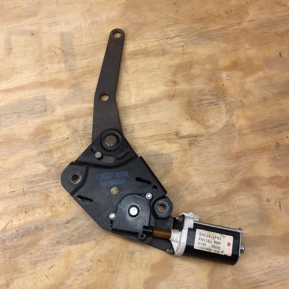 1998-2002 Lincoln Continental пассажирское сиденье питания откидывающаяся петля в сборе OEM - Изображение 1 из 4