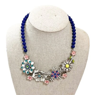 Collar Lia Sophia "Full Bloom" Cristales y Resina Diseño Floral Plata Distintivo Foto 1 de 4