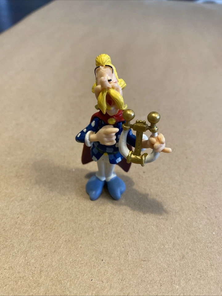 Plastoy Figur Goscinny und Uderzo: Asterix Und Obelix: Troubadix mit Laute ca7cm - Bild 1 von 4