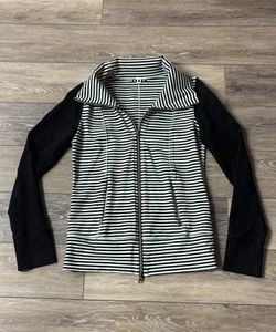 Lululemon Daily Yoga Mint Moment Jacke Gr. 6 durchgehender Reißverschluss gestreift adrett sportlich - Bild 1 von 7