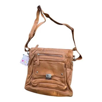 BOLSO BANDOLERA JEANNE LOTTIE KAREN CUERO TOSTADO Foto 1 de 4