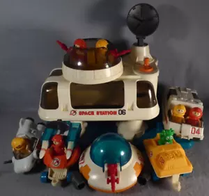 Playworld Toys Lil Playmates Stazione Spaziale Play Set 1984 Alieno come Fisher Price - Foto 1 di 24