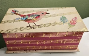 VINTAGE MUSIC BOX WITH BAR OF SOAP - Picture 1 of 6