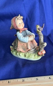 "In Tune" Goebel Hummel Sammelfigur #414 TMK6 - Mädchen mit Singvogel! - Bild 1 von 4