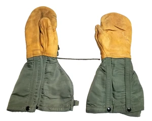 US MILITARY FLYER'S MITTEN / INSERT SET N-4B SIZE MEDIUM w/ LANYARD - USED - Picture 1 of 5