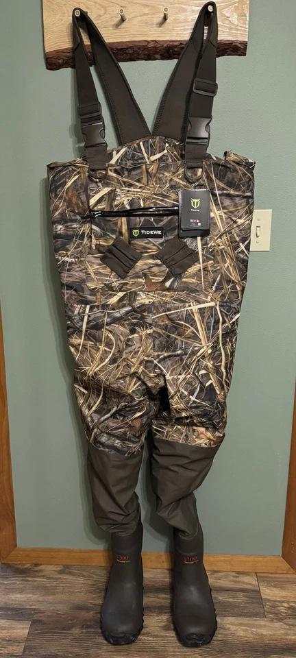 TIDEWE Insulated and Heated Chest Waders, Size 8 - Image 1 of 4